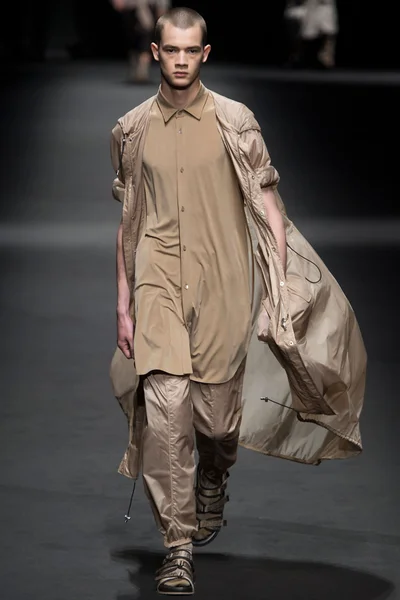 Look 14